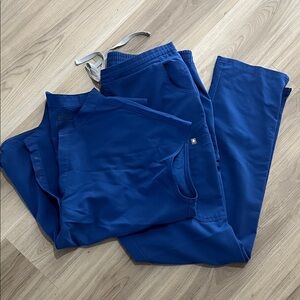 Figs Women's Scrub Set